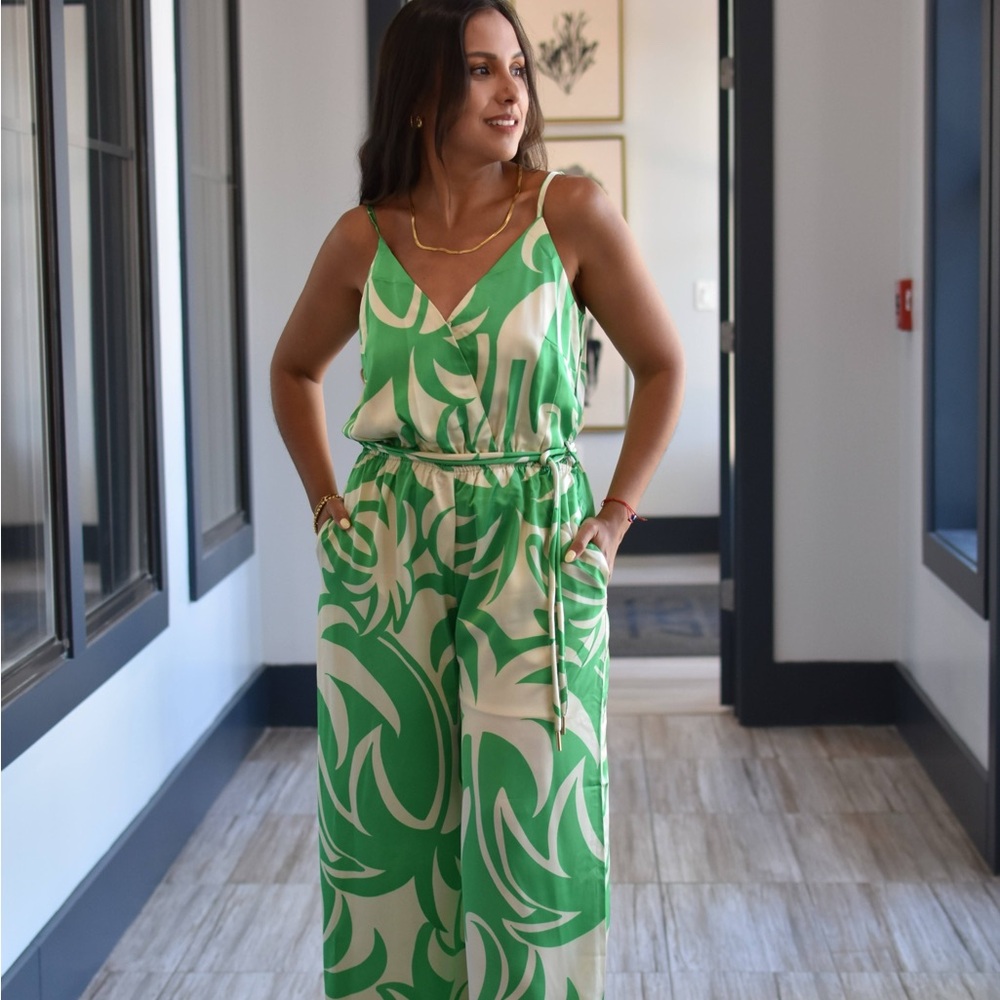 Green Tropical Print Wide-Leg Jumpsuit with Tie Waist Size M